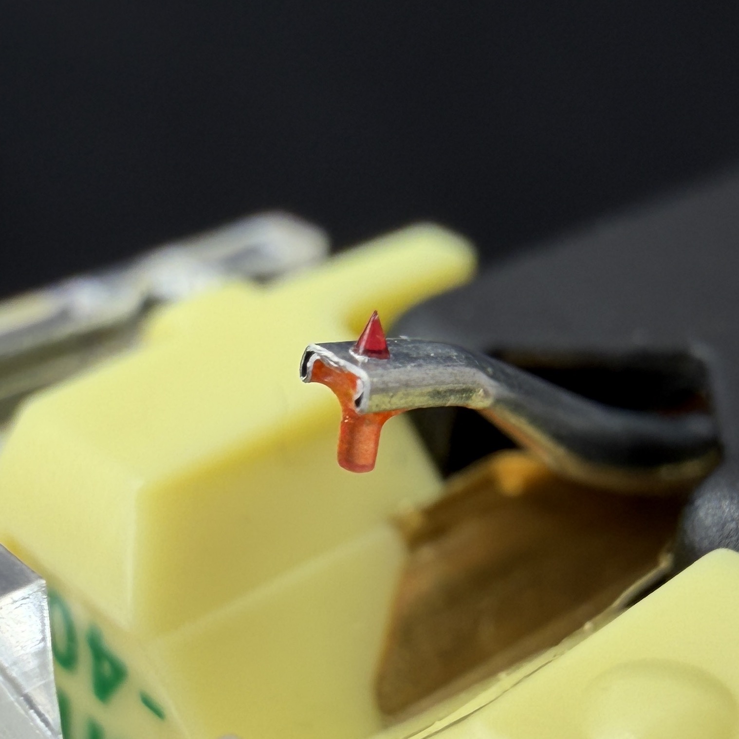 4_SKRATCH-101-40-RUBY-1_4